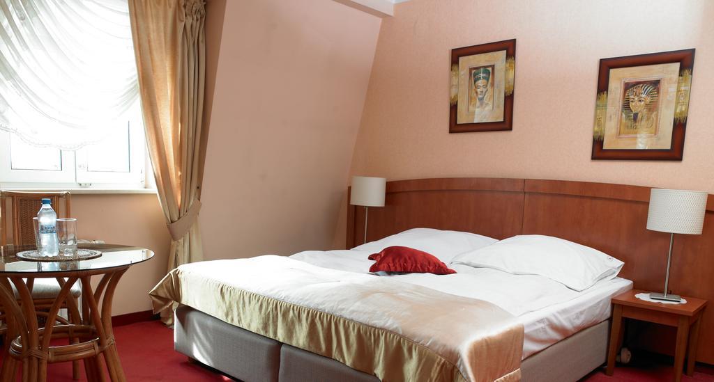Hotel Atrium Nowy Tomyśl 部屋 写真