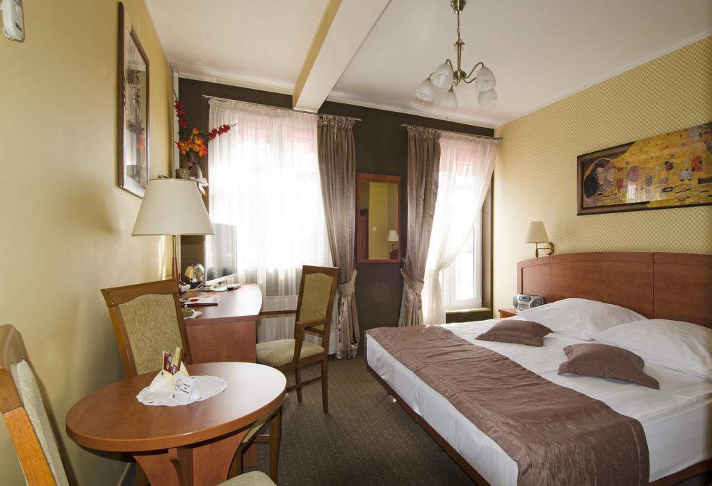 Hotel Atrium Nowy Tomyśl 部屋 写真