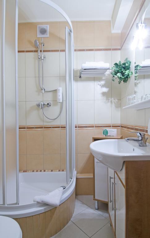 Hotel Atrium Nowy Tomyśl 部屋 写真