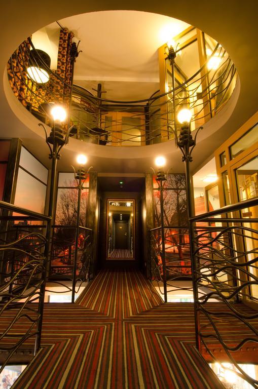 Hotel Atrium Nowy Tomyśl エクステリア 写真