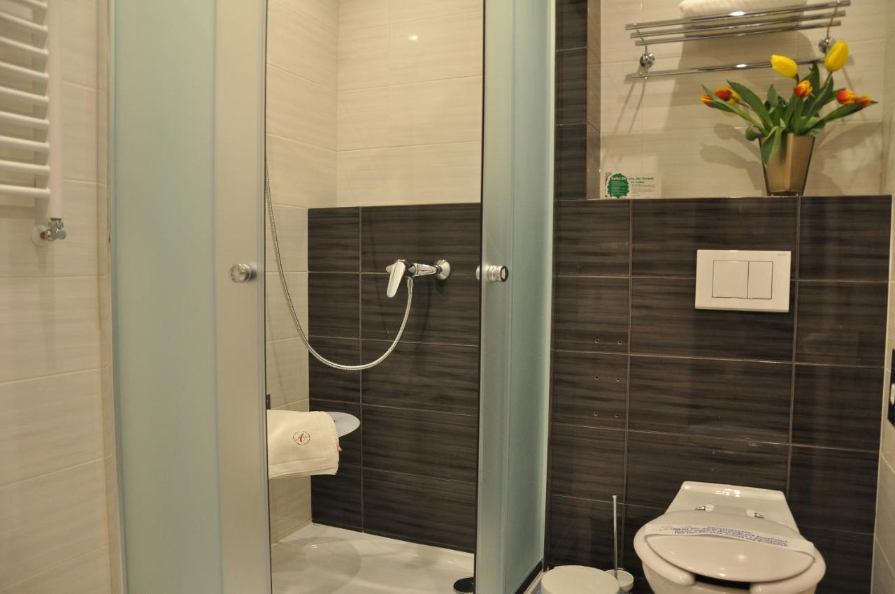 Hotel Atrium Nowy Tomyśl エクステリア 写真